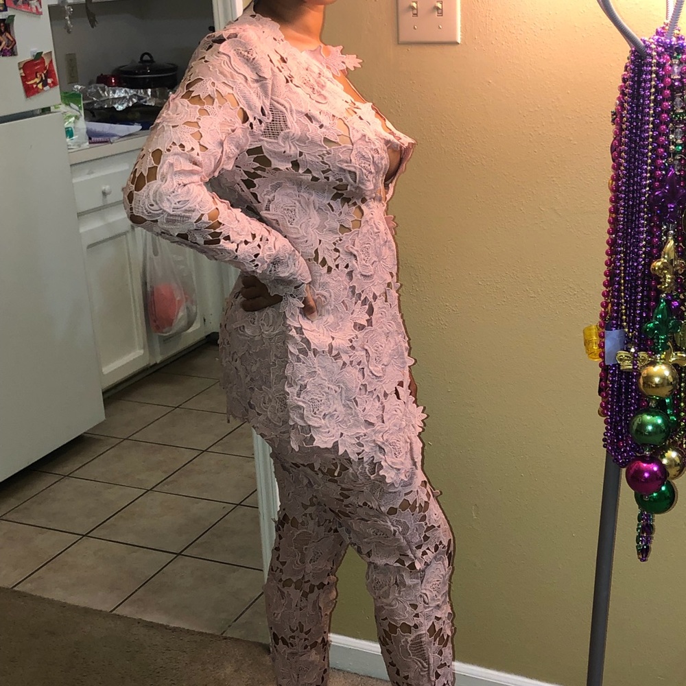 Pink Floral Pathed Suit - Picture 4 of 7